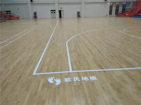 錯(cuò)了!運(yùn)動(dòng)木地板并不是顏色越淺就越不耐臟