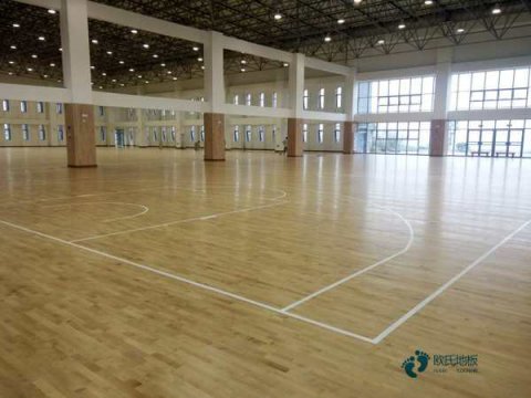 運(yùn)動木地板劃痕的原因和后果