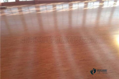 運(yùn)動(dòng)木地板性能如何驗(yàn)收