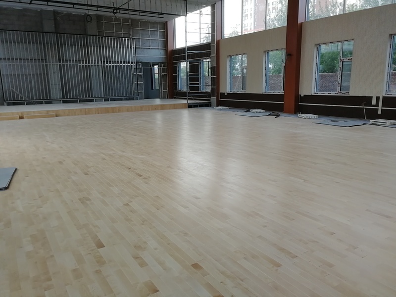晉中中鐵三局六公司舞臺(tái)木地板施工案例