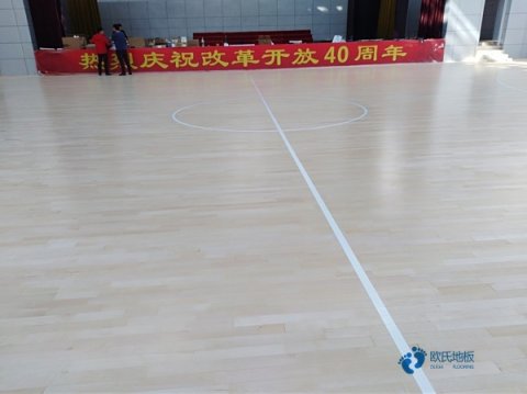 較好的運(yùn)動籃球木地板造價