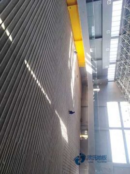 雙層龍骨運(yùn)動場館地板清潔保養(yǎng)