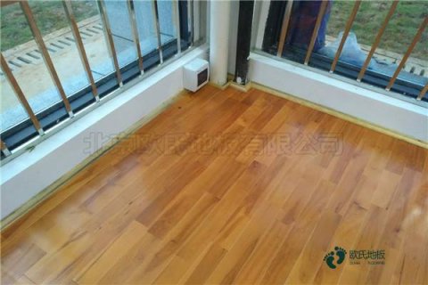國產(chǎn)運動籃球木地板施工隊