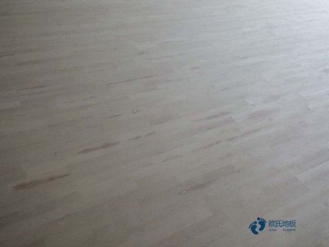 學(xué)?；@球館木地板施工步驟