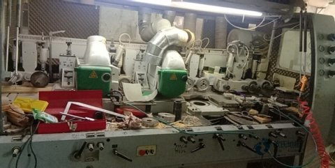 中學(xué)籃球運(yùn)動(dòng)木地板施工步驟