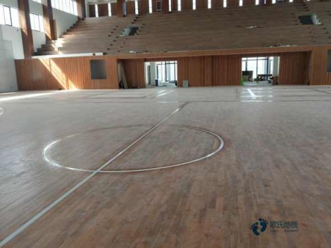 運動型地板哪個牌子較好